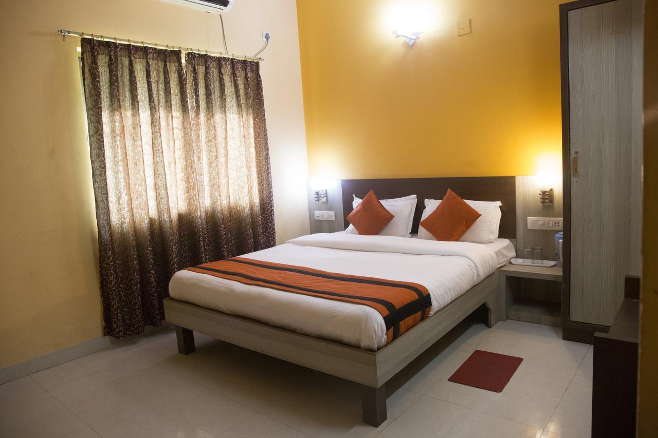 Oyo 7680 Park Lagoon Hotell Puri Exteriör bild