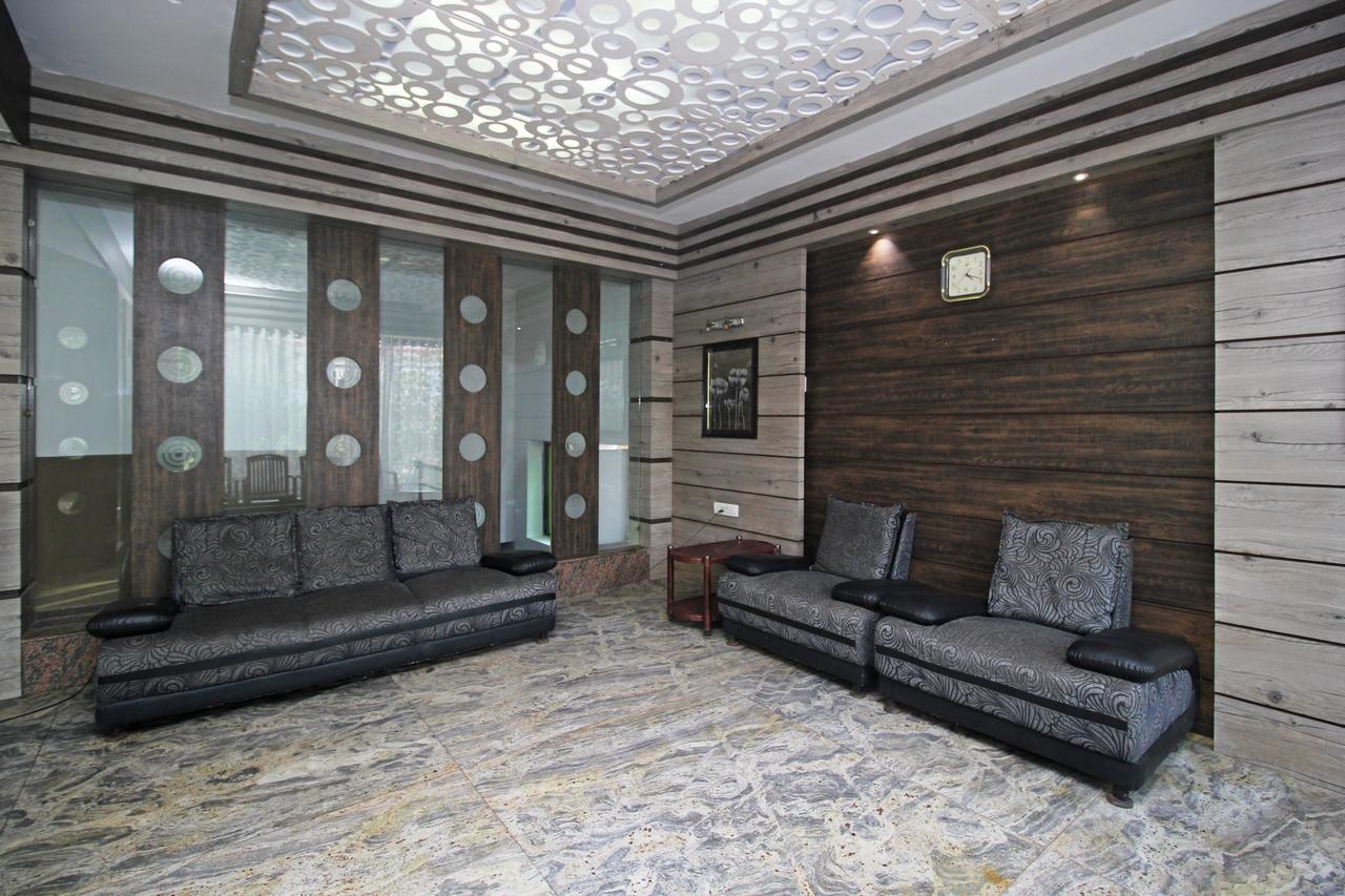 Oyo 7680 Park Lagoon Hotell Puri Exteriör bild